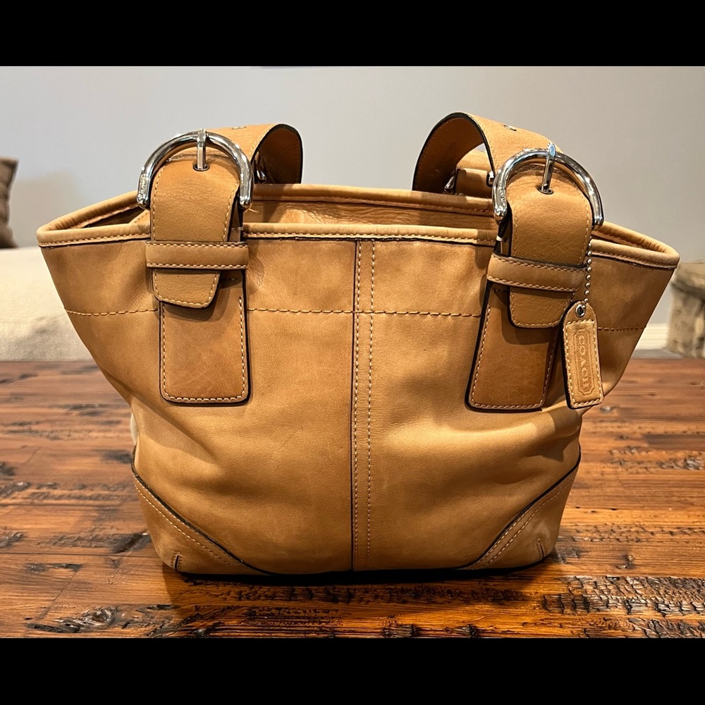 COACH 9544 SOHO BRITISH TAN LEATHER M SHOULDER HOBO - Picture 2 of 9
